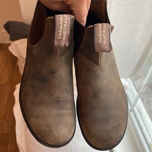 Barely used Blundstone Boots 585 Chelsea